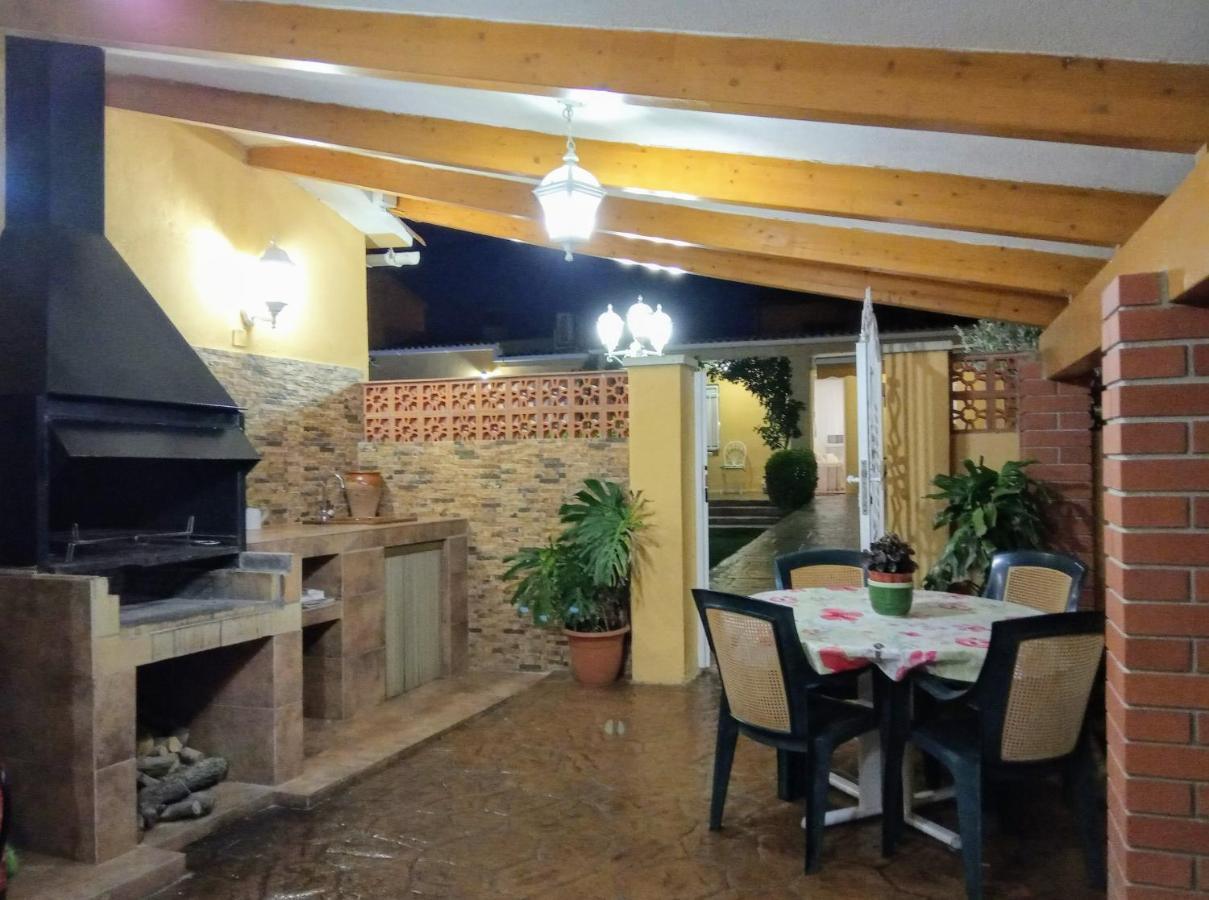 Chalet Vacacional Con Piscina Privada Y Barbacoa Tarragona Exterior foto